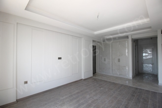 Akdeniz Mah. Mezitli Satılık Daire |  2+1 Oda | 120M2 4.500.000Tl  Krediye Uygun  | 7. Kat | Doğalgaz(Kombi) | 2 Banyo | 2 Yatak Odası Resim-3