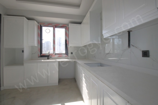 Merkez Mah. Mezitli Satılık Daire |  2+1 Oda | 125M2 4.800.000Tl  Krediye Uygun  | 1. Kat | Doğalgaz(Kombi) | 2 Banyo | 3 Yatak Odası Resim-3