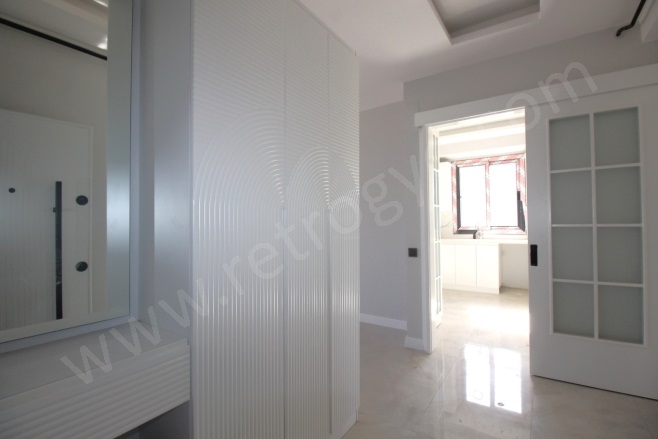 Merkez Mah. Mezitli Satılık Daire |  2+1 Oda | 125M2 4.800.000Tl  Krediye Uygun  | 1. Kat | Doğalgaz(Kombi) | 2 Banyo | 3 Yatak Odası Resim-4