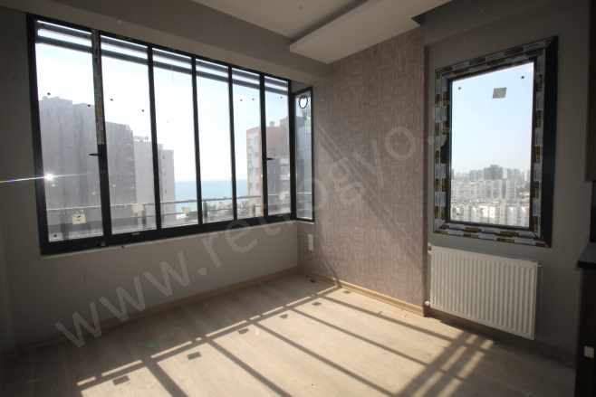 Retrodan Deniz Manzaralı Site içi Kartal Yuvası Kiralık Daire 1+1 Mezitli Tece Mah