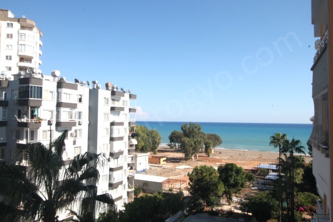 İstiklal Mah. Mezitli Satılık Daire |  2+1 Oda | 130M2 3.300.000Tl  Krediye Uygun  | 7. Kat | Klima | 1 Banyo | 2 Yatak Odası Resim-3