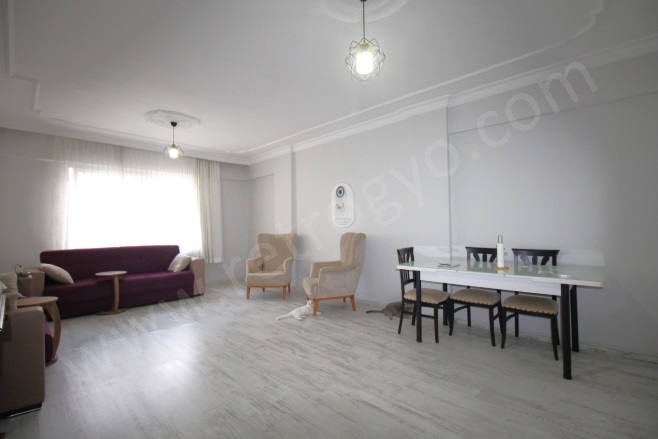 Bahçelievler Mah. Yenişehir Satılık Daire |  4+1 Oda | 210M2 3.250.000Tl  Krediye Uygun  | 4. Kat | Doğalgaz(Kombi) | 1 Banyo | 4 Yatak Odası Resim-1
