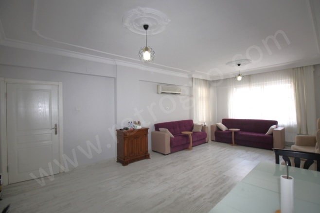 Bahçelievler Mah. Yenişehir Satılık Daire |  4+1 Oda | 210M2 3.250.000Tl  Krediye Uygun  | 4. Kat | Doğalgaz(Kombi) | 1 Banyo | 4 Yatak Odası Resim-2