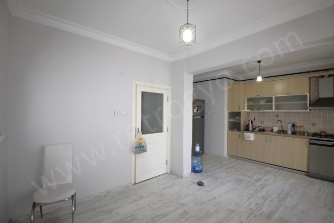 Bahçelievler Mah. Yenişehir Satılık Daire |  4+1 Oda | 210M2 3.250.000Tl  Krediye Uygun  | 4. Kat | Doğalgaz(Kombi) | 1 Banyo | 4 Yatak Odası Resim-5