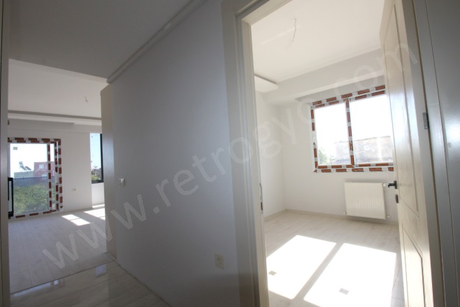 Eski Mezitli Mah. Mezitli Satılık Daire |  2+1 Oda | 110M2 3.600.000Tl  Krediye Uygun  | 1. Kat | Doğalgaz(Kombi) | 2 Banyo | 2 Yatak Odası Resim-2