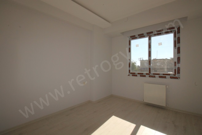 Eski Mezitli Mah. Mezitli Satılık Daire |  2+1 Oda | 110M2 3.600.000Tl  Krediye Uygun  | 1. Kat | Doğalgaz(Kombi) | 2 Banyo | 2 Yatak Odası Resim-3