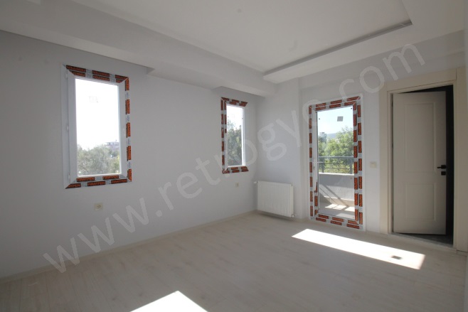 Eski Mezitli Mah. Mezitli Satılık Daire |  2+1 Oda | 110M2 3.600.000Tl  Krediye Uygun  | 1. Kat | Doğalgaz(Kombi) | 2 Banyo | 2 Yatak Odası Resim-5