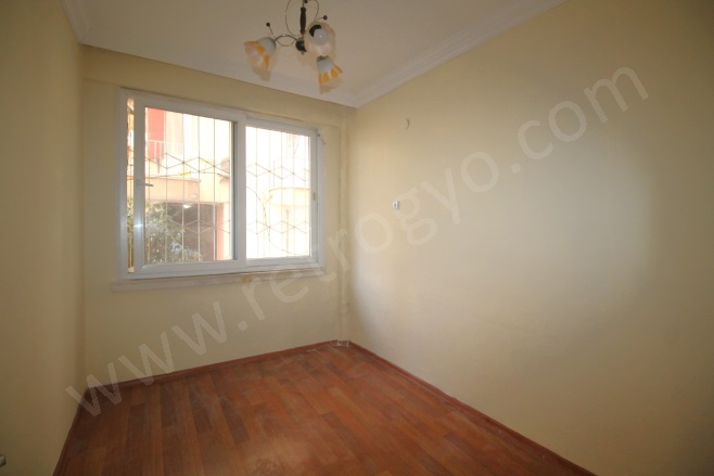 Güvenevler Mah. Yenişehir Satılık Daire |  1+1 Oda | 70M2 2.100.000Tl  Krediye Uygun  | Giriş + 1.Kat | Klima | 1 Banyo | 1 Yatak Odası Resim-3
