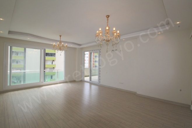 Akdeniz Mah. Mezitli Kiralık Daire |  4+1 Oda | 200M2 Aylık 35.000Tl  Krediye Uygun  | 4. Kat | Doğalgaz(Kombi) | 2 Banyo | 4 Yatak Odası Resim-2