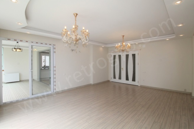 Akdeniz Mah. Mezitli Kiralık Daire |  4+1 Oda | 200M2 Aylık 35.000Tl  Krediye Uygun  | 4. Kat | Doğalgaz(Kombi) | 2 Banyo | 4 Yatak Odası Resim-3