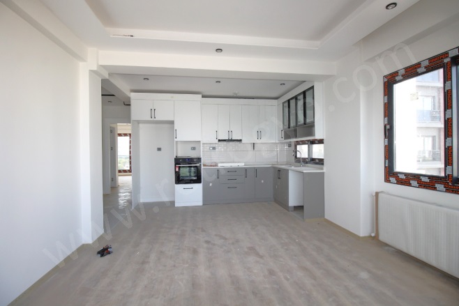 Akdeniz Mah. Mezitli Satılık Daire |  2+1 Oda | 130M2 3.800.000Tl  Krediye Uygun  | 2. Kat | Doğalgaz(Kombi) | 2 Banyo | 2 Yatak Odası Resim-1