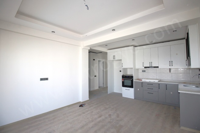 Akdeniz Mah. Mezitli Satılık Daire |  2+1 Oda | 130M2 4.200.000Tl  Krediye Uygun  | 3. Kat | Doğalgaz(Kombi) | 2 Banyo | 2 Yatak Odası Resim-5