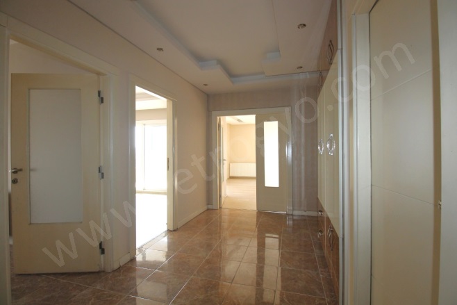 Çiftlikköy Mah. Yenişehir Kiralık Daire |  3+1 Oda | 190M2 Aylık 29.000Tl  Krediye Uygun  | 4. Kat | Doğalgaz(Kombi) | 2 Banyo | 3 Yatak Odası Resim-1