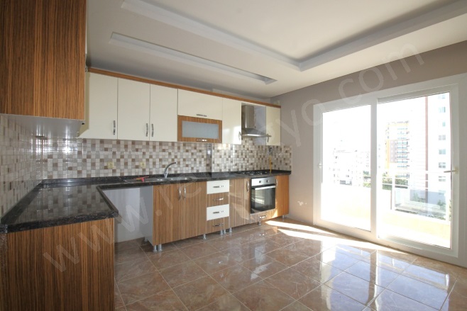 Çiftlikköy Mah. Yenişehir Kiralık Daire |  3+1 Oda | 190M2 Aylık 29.000Tl  Krediye Uygun  | 4. Kat | Doğalgaz(Kombi) | 2 Banyo | 3 Yatak Odası Resim-3