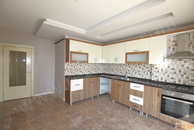 Çiftlikköy Mah. Yenişehir Kiralık Daire |  3+1 Oda | 190M2 Aylık 29.000Tl  Krediye Uygun  | 4. Kat | Doğalgaz(Kombi) | 2 Banyo | 3 Yatak Odası Resim-4