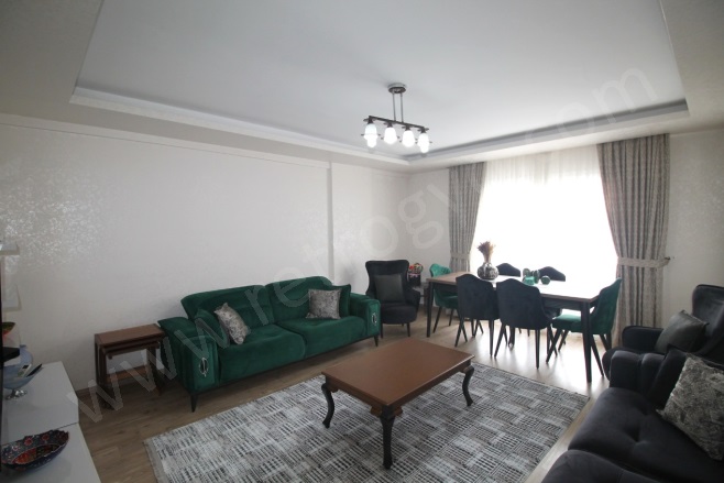 Akdeniz Mah. Mezitli Satılık Daire |  3+1 Oda | 180M2 4.700.000Tl  Krediye Uygun  Eşyalı  | 2. Kat | Doğalgaz(Kombi) | 2 Banyo | 3 Yatak Odası Resim-3