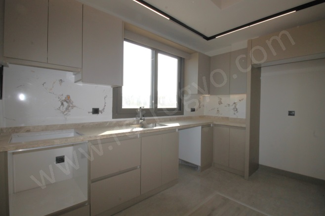 Kuyuluk Mah. Mezitli Satılık Daire |  2+1 Oda | 110M2 4.250.000Tl  Krediye Uygun  | 2. Kat | Doğalgaz(Kombi) | 2 Banyo | 2 Yatak Odası Resim-5