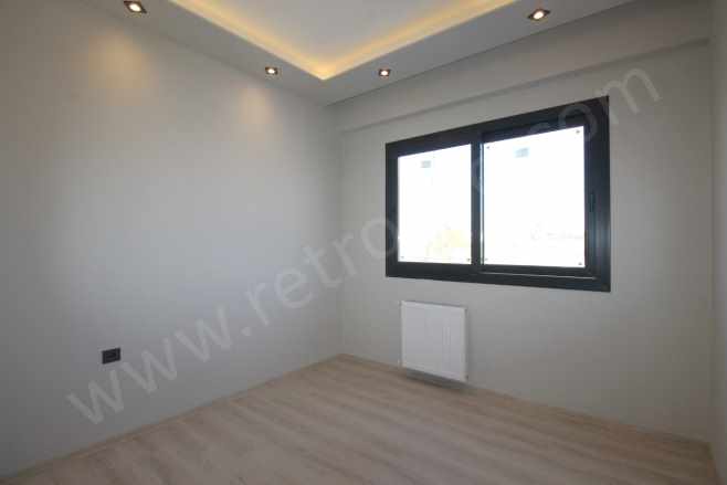 Retrodan Kuyuluk Mahde Kaliteli işçilik Ve Modern Tasarımı ile Buluşan 2+1 Satılık Daire Mezitli