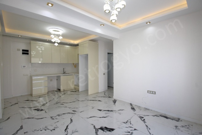 Kuyuluk Mah. Mezitli Satılık Daire |  3+1 Oda | 150M2 4.500.000Tl  Krediye Uygun  | 2. Kat | Doğalgaz(Kombi) | 2 Banyo | 3 Yatak Odası Resim-2