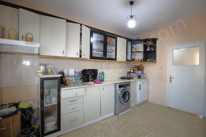 Atatürk Mah. Mezitli Satılık Daire |  3+1 Oda | 190M2 3.750.000Tl  Krediye Uygun  | 8. Kat | Klima | 1 Banyo | 3 Yatak Odası Resim-4