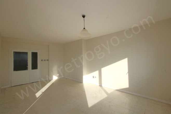 Retrodan Deniz Manzarası ile Dokunuşlarınızla Tarz Katacağınız Fırsat 3+1 Satılık Daire Yenişehir Akkent Mah