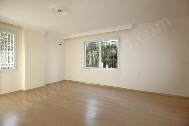 Menderes Mah. Mezitli Satılık Daire |  3+1 Oda | 160M2 2.690.000Tl  Krediye Uygun  | 1. Kat | Klima | 1 Banyo | 3 Yatak Odası Resim-1