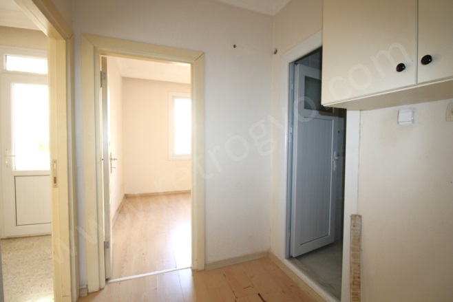 Menderes Mah. Mezitli Satılık Daire |  3+1 Oda | 160M2 2.690.000Tl  Krediye Uygun  | 1. Kat | Klima | 1 Banyo | 3 Yatak Odası Resim-4