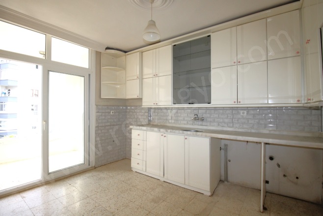 Atatürk Mah. Mezitli Satılık Daire |  3+1 Oda | 170M2 3.040.000Tl  Krediye Uygun  | 4. Kat | Klima | 1 Banyo | 3 Yatak Odası Resim-2