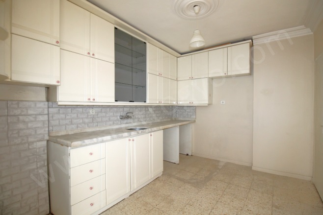 Atatürk Mah. Mezitli Satılık Daire |  3+1 Oda | 170M2 3.040.000Tl  Krediye Uygun  | 4. Kat | Klima | 1 Banyo | 3 Yatak Odası Resim-3