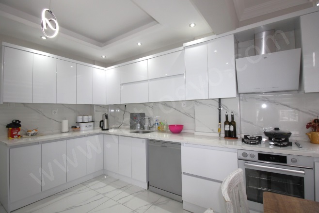 Atatürk Mah. Mezitli Satılık Daire |  3+1 Oda | 180M2 4.000.000Tl  Krediye Uygun  | 3. Kat | Doğalgaz(Kombi) | 1 Banyo | 3 Yatak Odası Resim-5