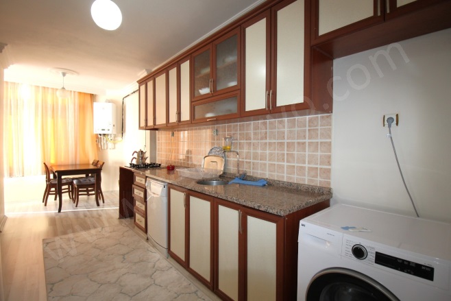 Menderes Mah. Mezitli Satılık Daire |  3+1 Oda | 180M2 4.400.000Tl  Krediye Uygun  | 3. Kat | Doğalgaz(Kombi) | 1 Banyo | 3 Yatak Odası Resim-2