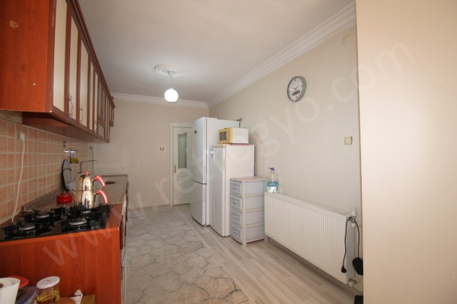 Menderes Mah. Mezitli Satılık Daire |  3+1 Oda | 180M2 4.400.000Tl  Krediye Uygun  | 3. Kat | Doğalgaz(Kombi) | 1 Banyo | 3 Yatak Odası Resim-4