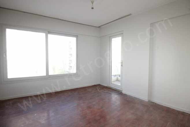 Retrodan Silifke Caddesinde Asansörlü Fırsat B Mutfak 3+1 Satılık Daire Yenişehir Pirireis Mah