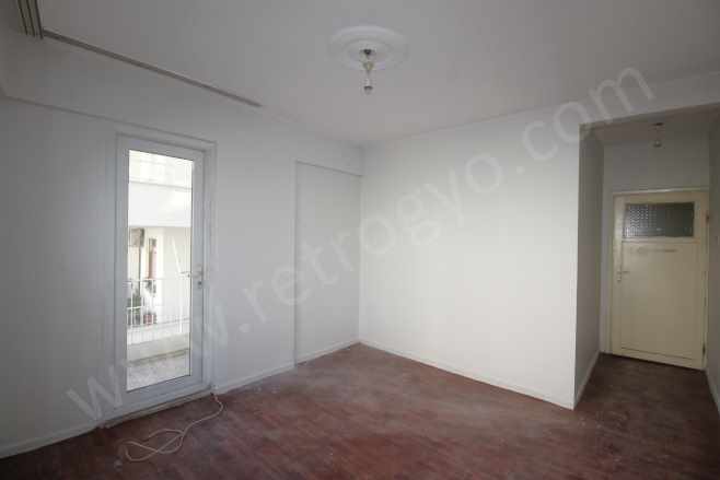 Retrodan Silifke Caddesinde Asansörlü Fırsat B Mutfak 3+1 Satılık Daire Yenişehir Pirireis Mah