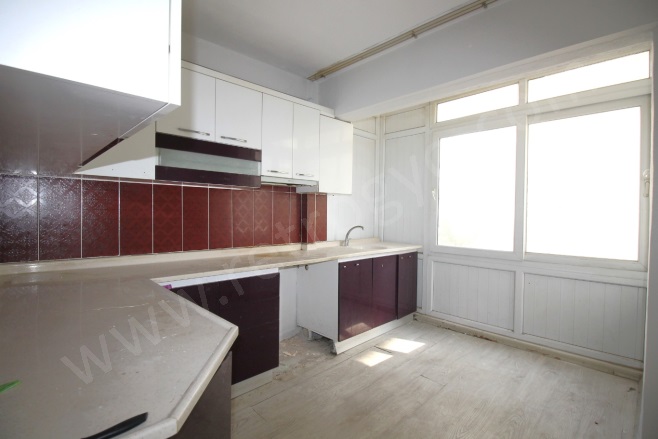Pirireis Mah. Yenişehir Satılık Daire |  3+1 Oda | 170M2 2.500.000Tl  Krediye Uygun  | 3. Kat | Klima | 1 Banyo | 3 Yatak Odası Resim-4