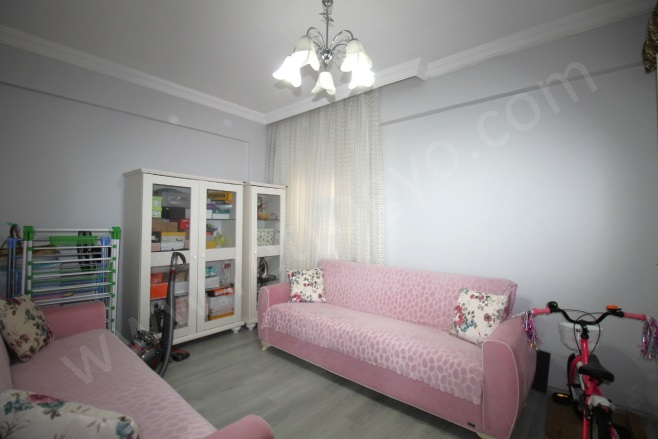 İnönü Mah. Yenişehir Satılık Daire |  3+1 Oda | 170M2 2.500.000Tl  Krediye Uygun  | 4. Kat | Klima | 1 Banyo | 3 Yatak Odası Resim-2