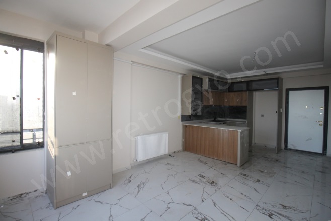 Akdeniz Mah. Mezitli Satılık Daire |  2+1 Oda | 110M2 3.600.000Tl  Krediye Uygun  | 10. Kat | Doğalgaz(Kombi) | 2 Banyo | 2 Yatak Odası Resim-3