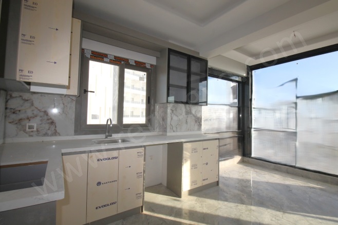 Akdeniz Mah. Mezitli Satılık Daire |  2+1 Oda | 120M2 3.900.000Tl  Krediye Uygun  Eşyalı  | 7. Kat | Yerden Isıtma | 1 Banyo | 2 Yatak Odası Resim-3