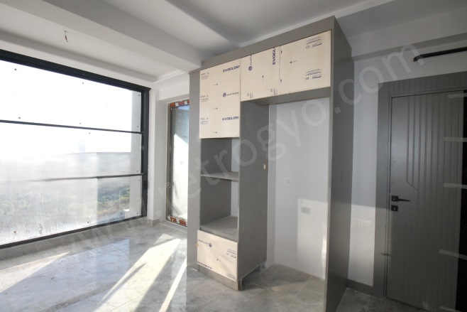 Akdeniz Mah. Mezitli Satılık Daire |  2+1 Oda | 120M2 3.900.000Tl  Krediye Uygun  Eşyalı  | 7. Kat | Yerden Isıtma | 1 Banyo | 2 Yatak Odası Resim-4