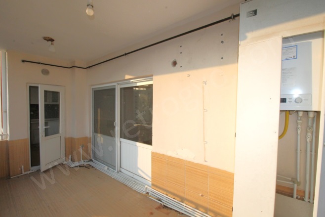 Çiftlikköy Mah. Yenişehir Kiralık Daire |  3+1 Oda | 180M2 Aylık 22.000Tl  Krediye Uygun  | 5. Kat | Doğalgaz(Kombi) | 1 Banyo | 3 Yatak Odası Resim-4