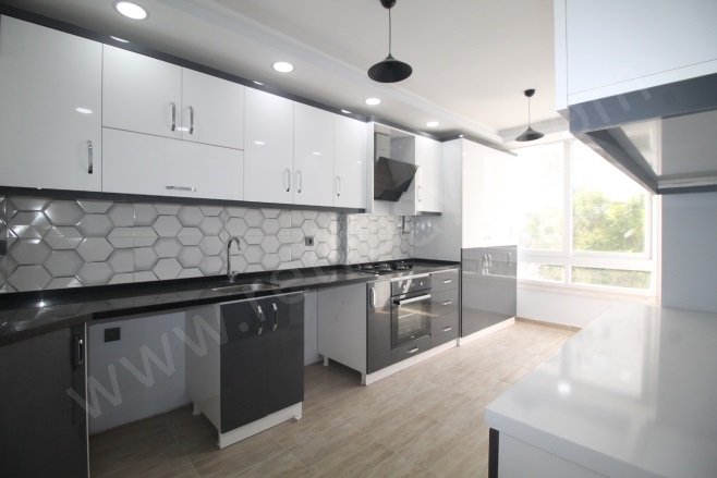 Atatürk Mah. Mezitli Kiralık Daire |  3+1 Oda | 170M2 Aylık 25.000Tl  Krediye Uygun  | 2. Kat | Doğalgaz(Kombi) | 1 Banyo | 3 Yatak Odası Resim-1