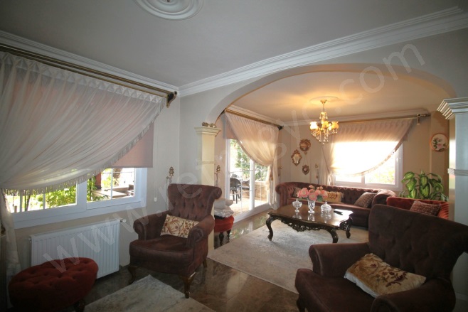 Hüseyin Okan Merzeci Mah. Toroslar Satılık Müstakil Ev |  4+1 Oda | 190M2 9.000.000Tl | Müstakil | Doğalgaz(Kombi) | 2 Banyo | 4 Yatak Odası Resim-5