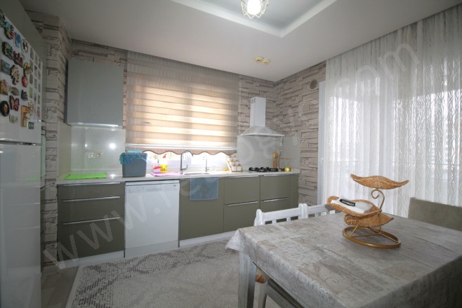 Hüseyin Okan Merzeci Mah. Toroslar Satılık Daire |  3+1 Oda | 190M2 7.600.000Tl  Krediye Uygun  | 3. Kat | Doğalgaz(Kombi) | 2 Banyo | 3 Yatak Odası Resim-3