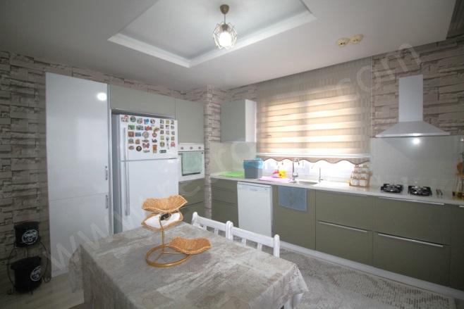 Hüseyin Okan Merzeci Mah. Toroslar Satılık Daire |  3+1 Oda | 190M2 7.600.000Tl  Krediye Uygun  | 3. Kat | Doğalgaz(Kombi) | 2 Banyo | 3 Yatak Odası Resim-4