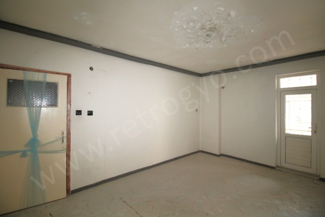 Nusratiye Mah. Akdeniz Satılık Daire |  3+1 Oda | 170M2 2.400.000Tl  Krediye Uygun  | 1. Kat | Klima | 1 Banyo | 3 Yatak Odası Resim-3