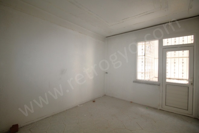 Nusratiye Mah. Akdeniz Satılık Daire |  3+1 Oda | 170M2 2.400.000Tl  Krediye Uygun  | 1. Kat | Klima | 1 Banyo | 3 Yatak Odası Resim-4