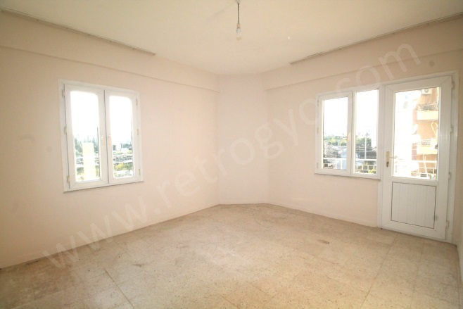 Davultepe Mah. Mezitli Satılık Daire |  3+1 Oda | 180M2 1.750.000Tl  Krediye Uygun  | 3. Kat | Klima | 1 Banyo | 3 Yatak Odası Resim-4