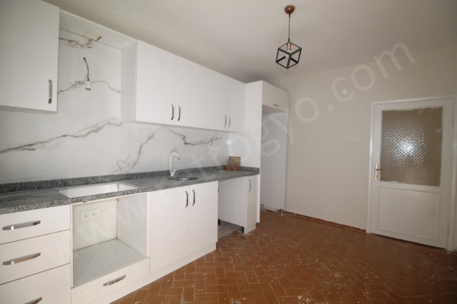 Gazi Mah. Yenişehir Kiralık Daire |  4+1 Oda | 190M2 Aylık 23.000Tl  Krediye Uygun  | 3. Kat | Klima | 2 Banyo | 4 Yatak Odası Resim-5