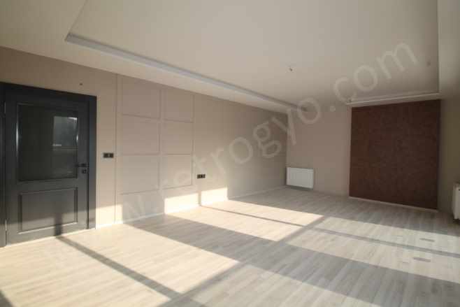 Retro’Dan Elit Bir Yaşamın Kapılarını Aralayan Lüks 4+1 Satılık Daire Mezitli Merkez Mah