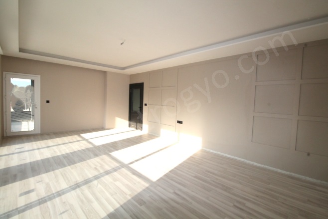 Merkez Mah. Mezitli Satılık Daire |  4+1 Oda | 210M2 6.250.000Tl  Krediye Uygun  | 1. Kat | Doğalgaz(Kombi) | 2 Banyo | 4 Yatak Odası Resim-3